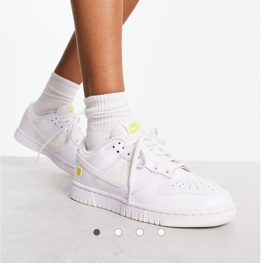 Dunk Low yellow heart sneaker size 7.5